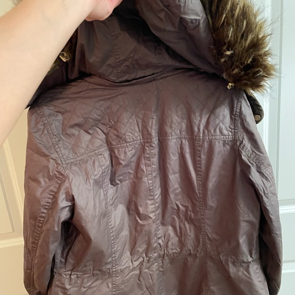 Adorable winter coat with detachable hood and fur - Picture 7 of 9